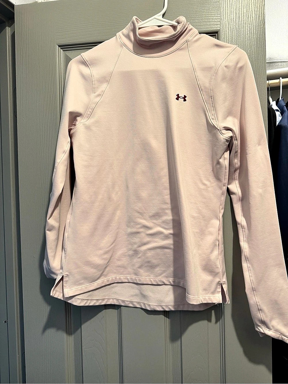 Under Armour Women's Long Sleeve Mock Neck Pink Size Medium Like New
